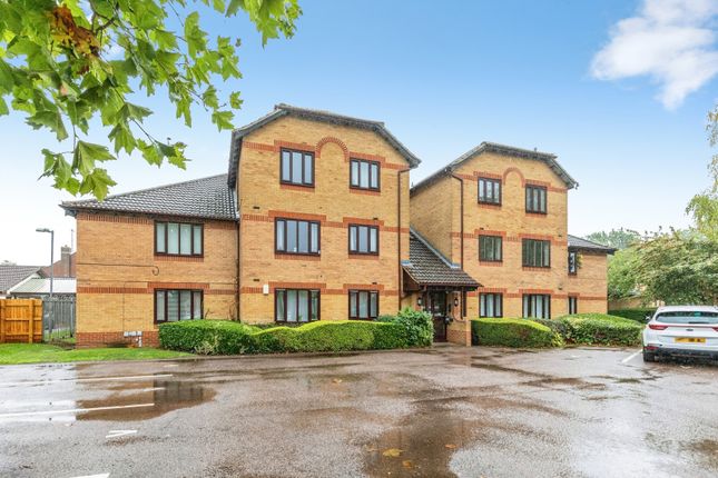 2-bed flat on Bordeaux Close, Northamptonshire, £135,000