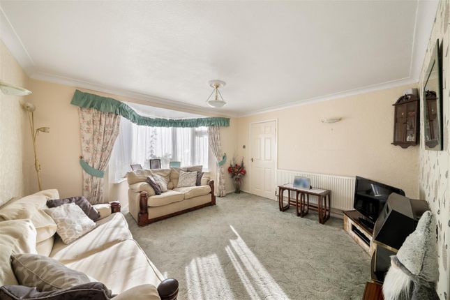 40, Tilehouse Way, Uxbridge photo 3