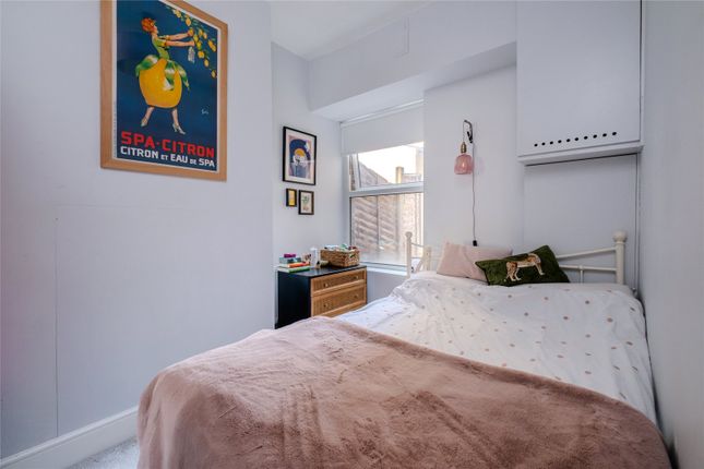Flat 1, 32, Mount Ephraim Lane, London photo 4
