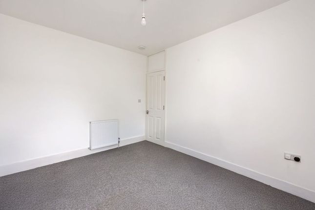 19 Archibald Road, Worthing photo 4