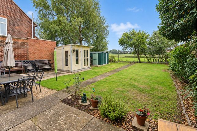 35, Holywell Cottages Thornton Road, Milton Keynes photo 3