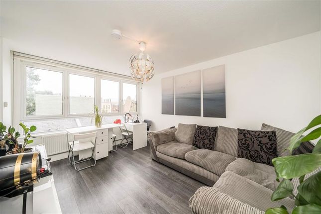 1-bed flat on Flat 43, 2A, Navarre Road, London, £325,000
