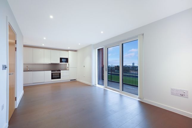 Flat to rent in Reverence House, Colindale Gardens, Colindale