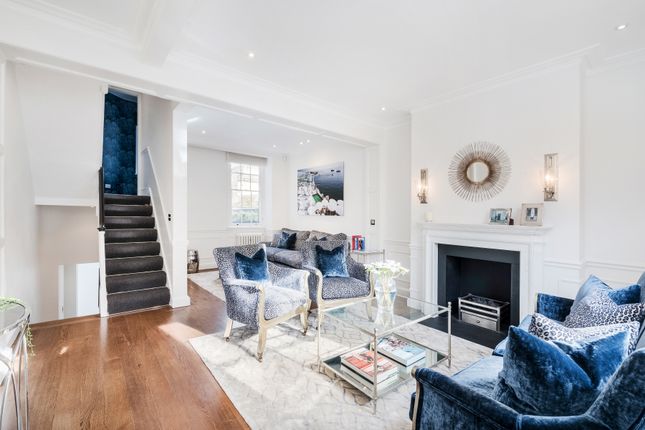 Thumbnail Town house to rent in Caroline Terrace, London