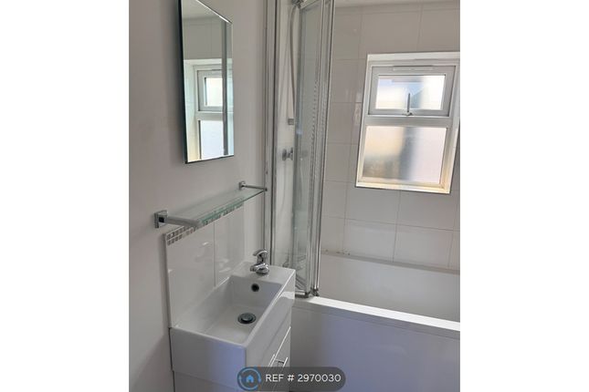 Flat, Essendene High St, Evesham photo 3