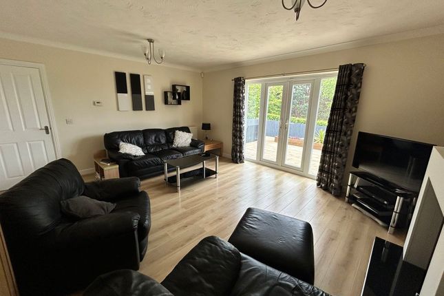 30, Gwynant, Colwyn Bay photo 3