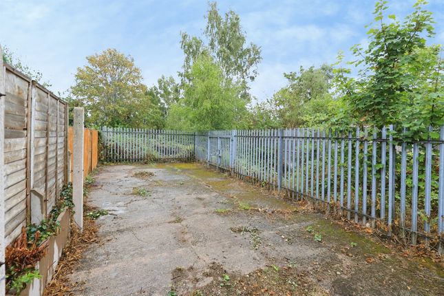 65, Wordsworth Crescent, Kidderminster photo 3