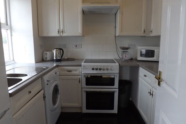 Flat G, 3 Windsock Close, London photo 4