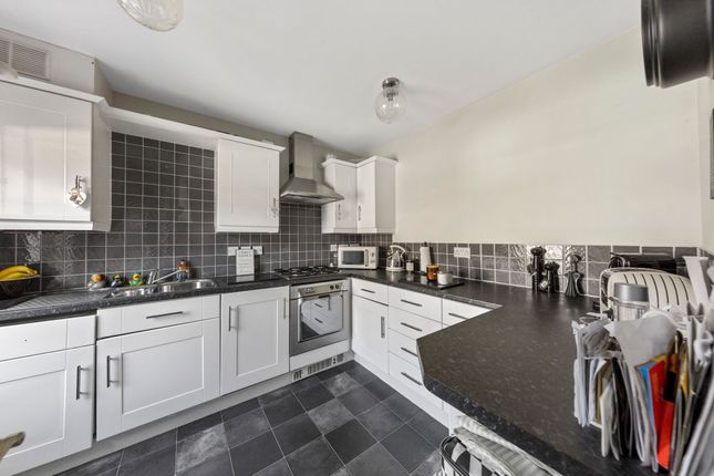 17 Coopers Place, Warrington photo 2