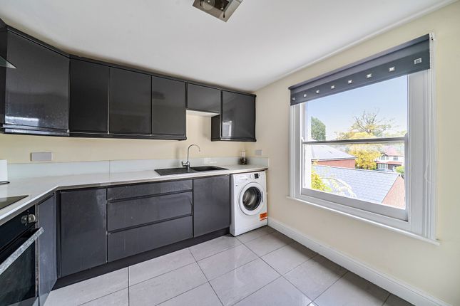 Flat 3, 9 Christchurch Villas,, Malvern Road, Gloucestershire photo 3