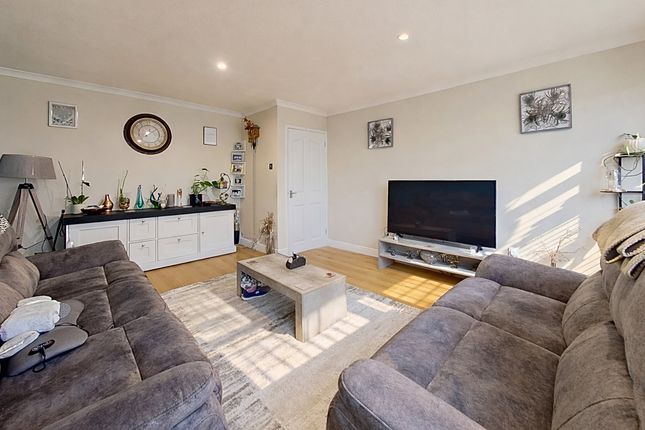 118, Blackburn Road, Herne Bay photo 4