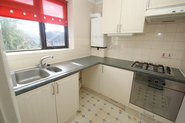 Flat 2, 30, Eastfield Road, Andover photo 2