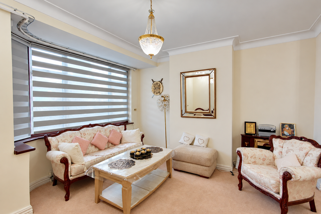 25, Thorncliffe Road, Southall photo 3