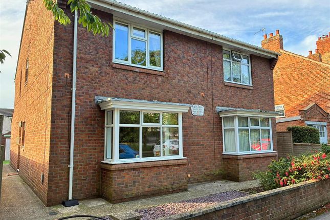 1-bed flat on 1 Park Row Gardens, Park Row, Hornsea, £122,500