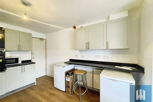 Room 6, 138-140, Lowerhouses Lane, Huddersfield photo 5