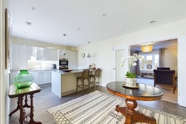 37 Hampdens Way, Watlington photo 4