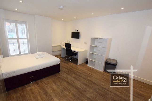 Studio to rent in |Ref: R205918|, Canute Road, Southampton