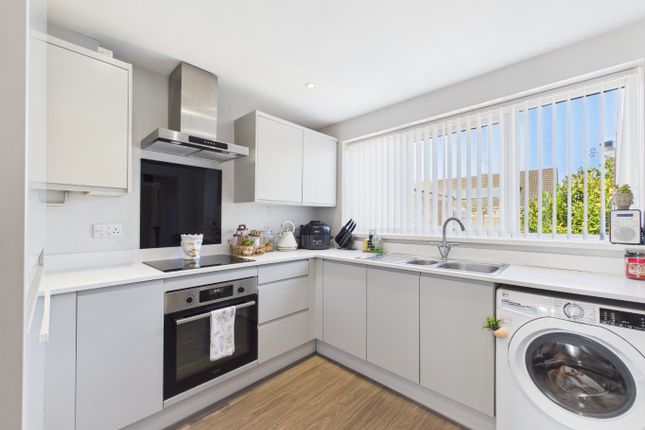 6, Windle Avenue, Hull photo 2
