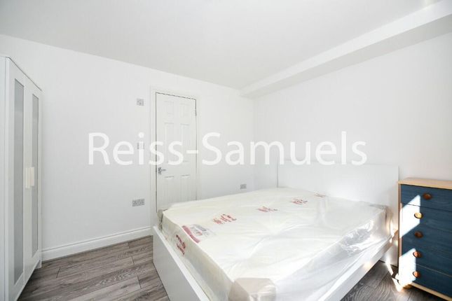 Staines Road West, Sunbury-on-Thames photo 4