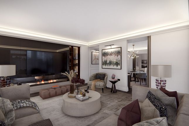 Thumbnail Flat for sale in Imperial Court, London