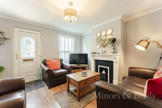 207 Church Road, Lowestoft photo 3