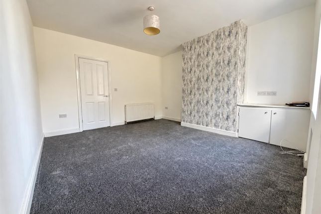 8, Junction Street, Burnley photo 2