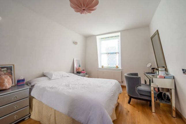 Thumbnail Flat for sale in Wellington House, Pensbury Place, Battersea, 390-388 Wandsworth Road