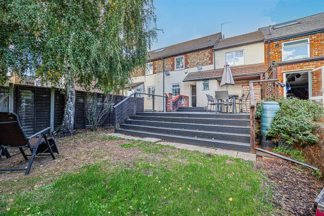 St. Johns Road, Hemel Hempstead photo 2