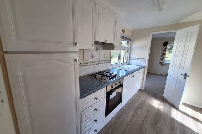 11 Sunningdale Mobile Home, Spring Lane,, Winchester, photo 3
