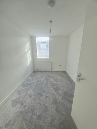4 Princess Louise Road Flat 4, Blyth photo 3