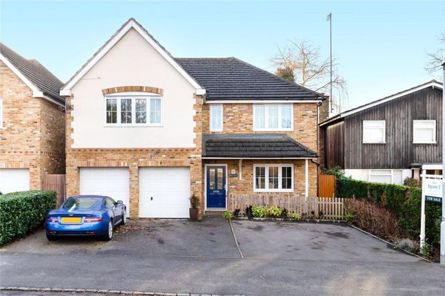 Thumbnail Detached house to rent in Fincham End Drive, Crowthorne, Berkshire