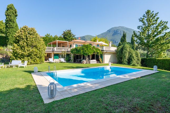 Villa for sale in Camaiore, Lucca, Tuscany, Italy