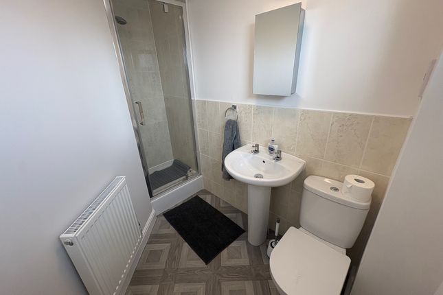 Room 4, 21, Carlisle Close, Corby photo 4