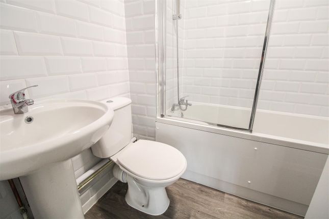 4, Regency Court, Harlow photo 4