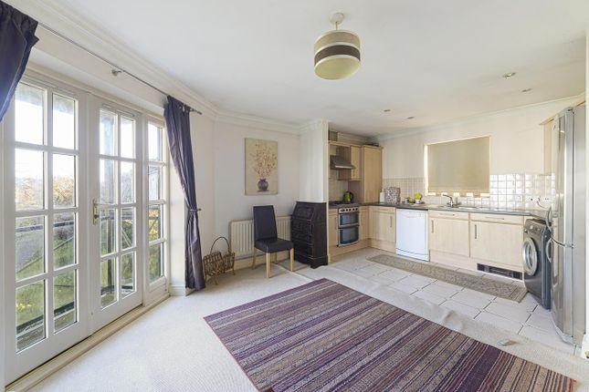 24, Fortune Way, Kings Hill photo 3