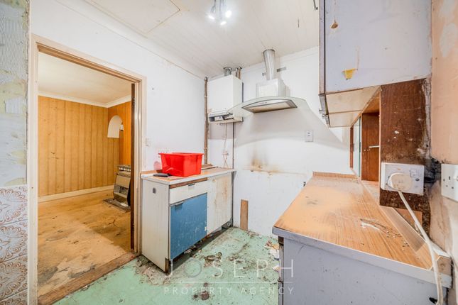 56 Rayleigh Road, Ipswich photo 4