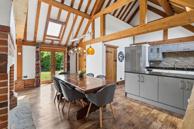 4, Spade Oak Farm, Bourne End photo 4