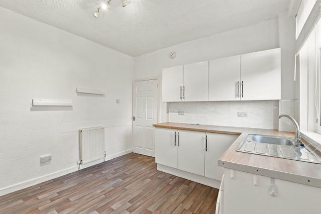 27, Clark Drive, Irvine photo 4