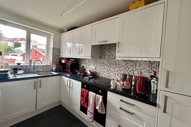 Flat 18, Walnut Court, Torquay photo 4