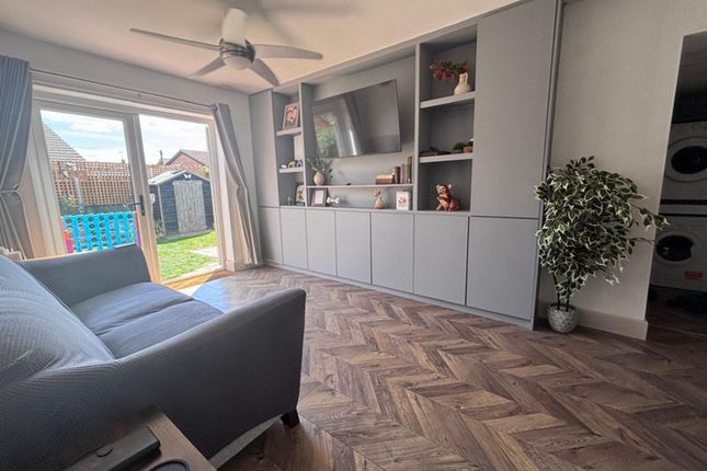 10, Gennep Road, Canvey Island photo 2