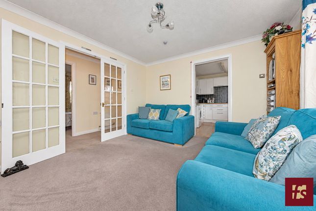 37, Copenhagen Walk, Crowthorne photo 4