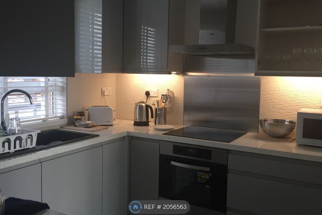 Thumbnail Flat to rent in Falcon, London