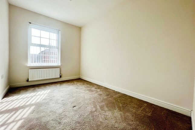 Town house for sale in Butler Way, Wakefield