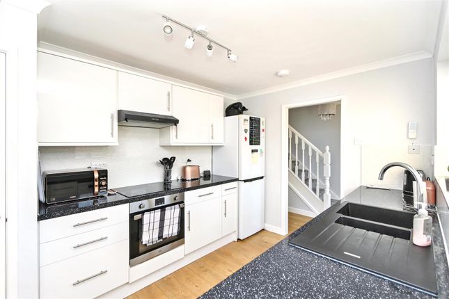 12, Vernon Close, Eastbourne photo 4