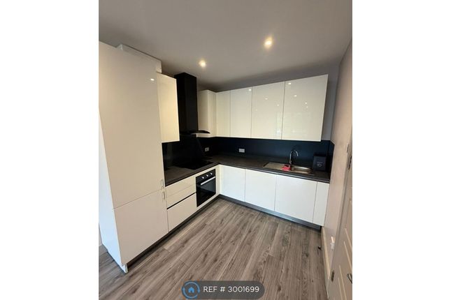 Flat, Cube House Quilters Way  Stoke Mandeville, Stoke Mandeville, Aylesbury photo 2