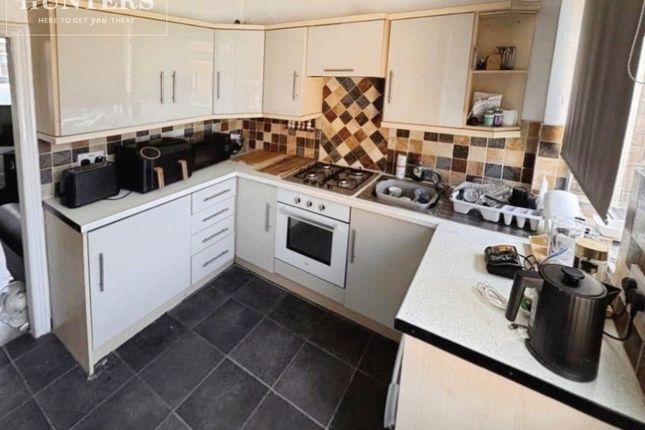 62, Greenfoot Lane, Barnsley photo 4