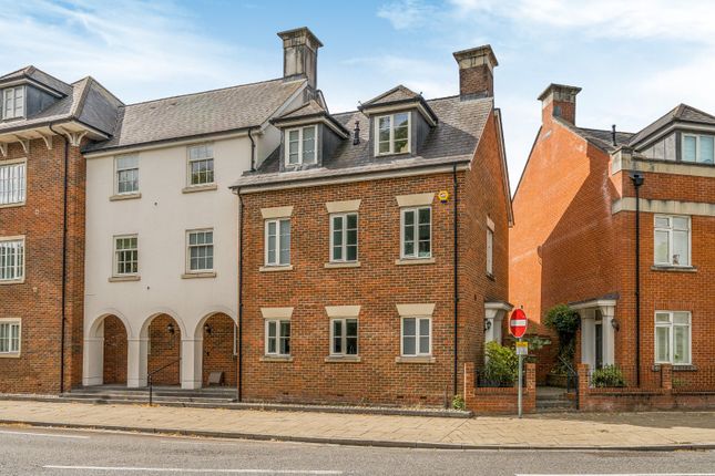 3 bed property for rent in Union Street, Winchester, Hampshire SO23