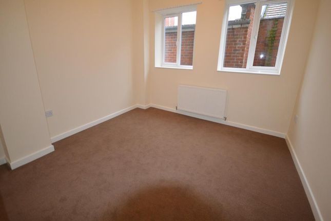 Flat to rent in 17 Newdegate Street, Nuneaton, Warwickshire