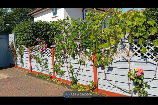 Langton Way, Egham photo 2