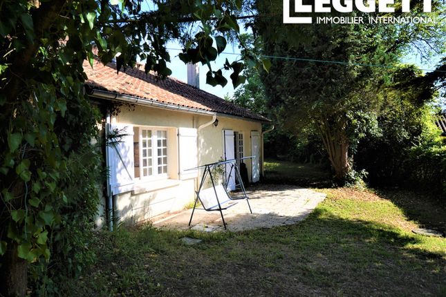 Villa for sale in Montmoreau, Charente, Nouvelle-Aquitaine